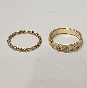Lot of 2 Gold Tone Stackable Rings Twisted Band & Rhinestone Band Size 8.25